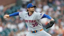 Clay Holmes #35 of the New York Mets pitches.