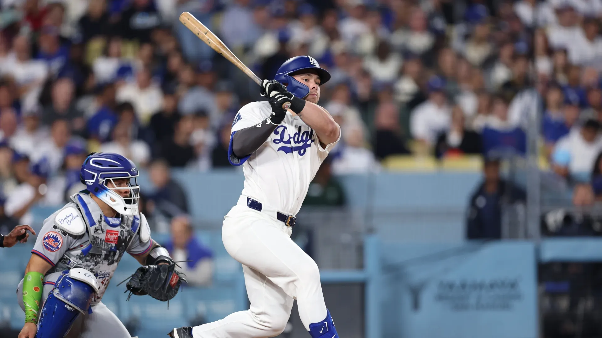 Dalton Rushing hitting a HR