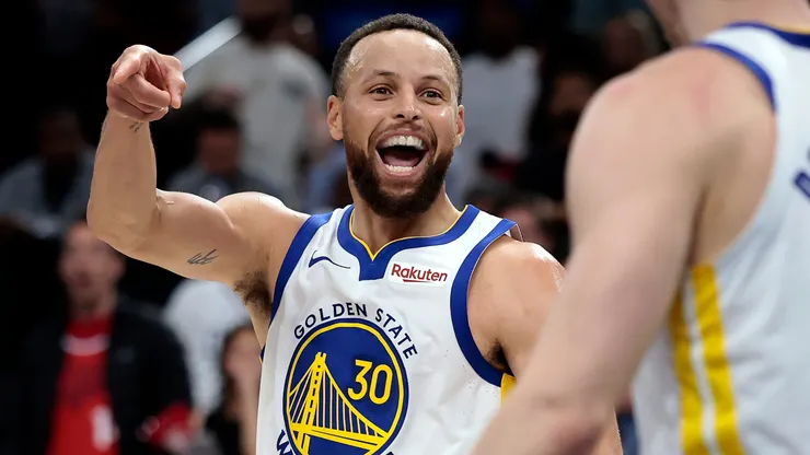 Stephen Curry #30 of the Golden State Warriors reacts against the LA Clippers.
