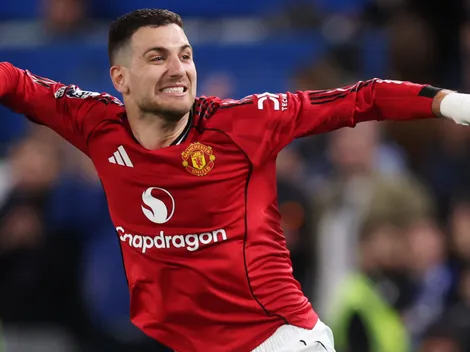 Manchester United take tight win at Stamford Bridge