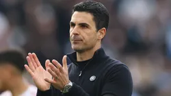 Mikel Arteta, Manager of Arsenal, applauds.