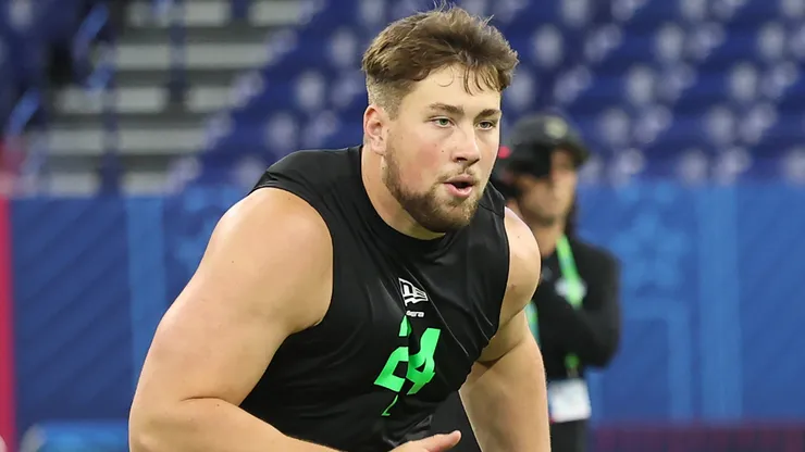 Monroe Freeling of the Georgia Bulldogs participates in a drill during the 2026 NFL Scouting Combine.
