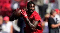 Brandon Aiyuk of the San Francisco 49ers warms up