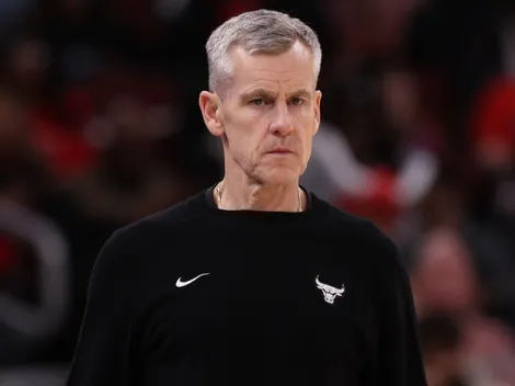 What was Billy Donovan's contract and record in the Bulls?