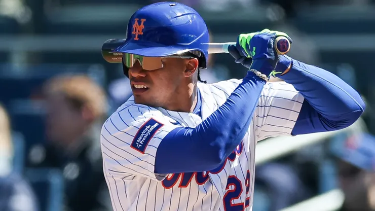 Juan Soto #22 of the Mets stands at bat during the game against the Pirates.