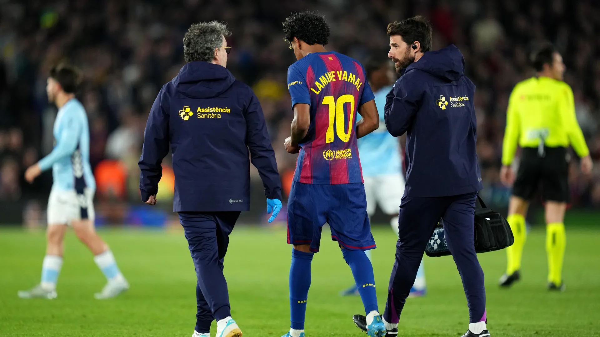 Lamine Yamal of FC Barcelona is substituted with an injury. (Getty Images)
