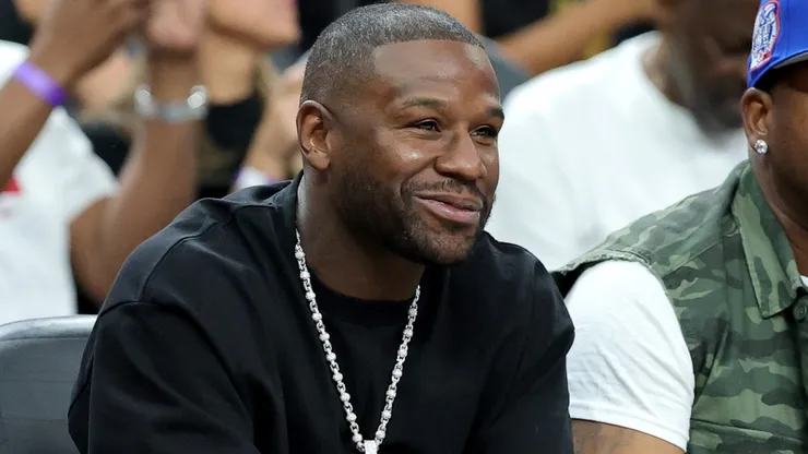 Floyd Mayweather announces an exhibition fight in Greece.