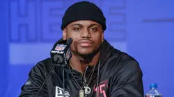 Demarvin Leal #DL15.