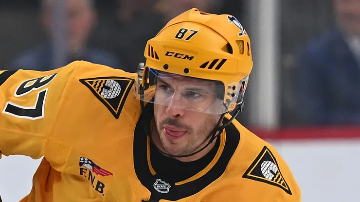 Sidney Crosby of the Pittsburgh Penguins at PPG PAINTS Arena