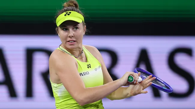 Linda Noskova returns a shot to Alexandra Eala during Day 7 of the BNP Paribas Open (Source: Matthew Stockman/Getty Images)