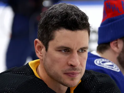 Crosby asks Penguins to re-sign Malkin