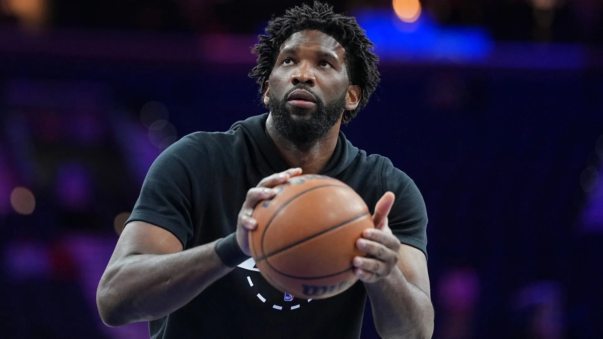 Joel Embiid #21 of the Philadelphia 76ers warms up prior to the game against the Chicago Bulls (Source: Mitchell Leff/Getty Images)