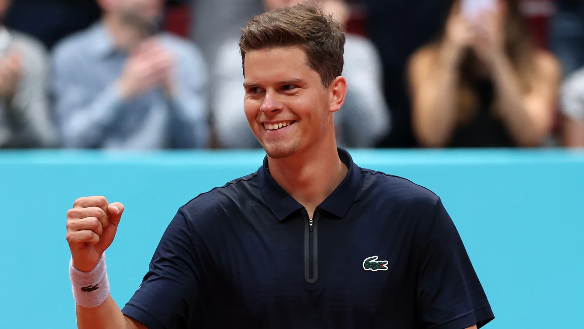 Alexander Blockx celebrates victory over Francisco Cerundolo of Argentina (Source: Clive Brunskill/Getty Images)