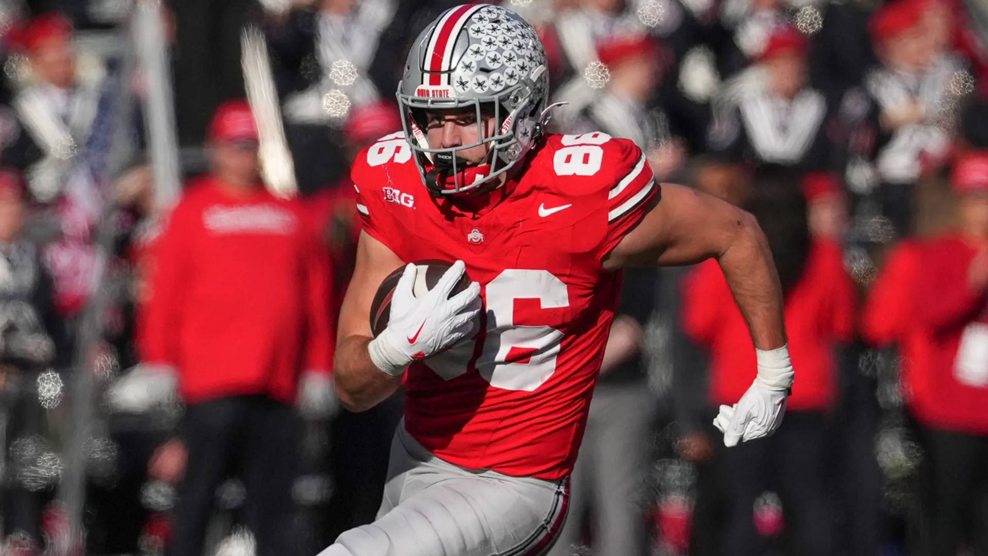 Tight end Max Klare #86 of the Ohio State Buckeyes