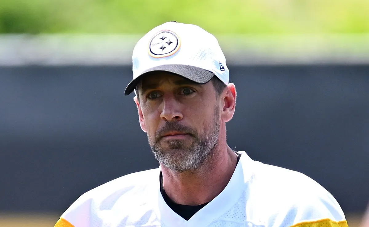 Aaron Rodgers considering his options with the Steelers in the background