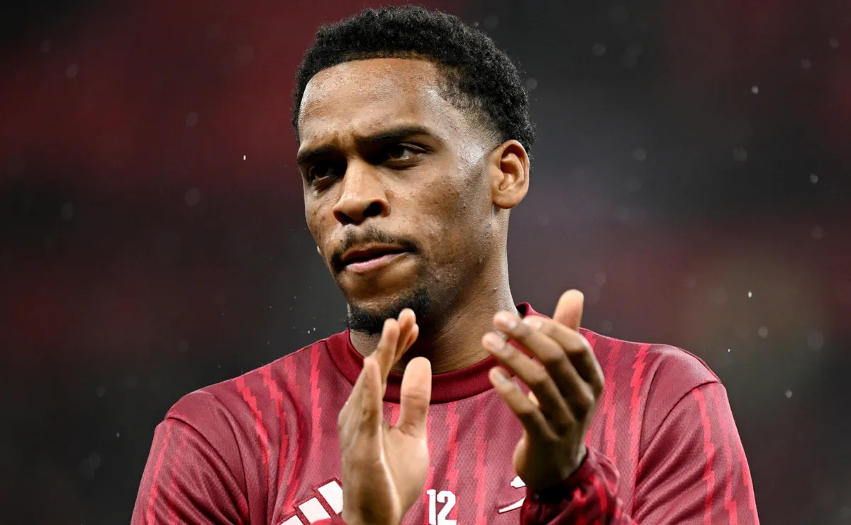 Why is Jurrien Timber not playing today for Arsenal vs Atletico Madrid ...
