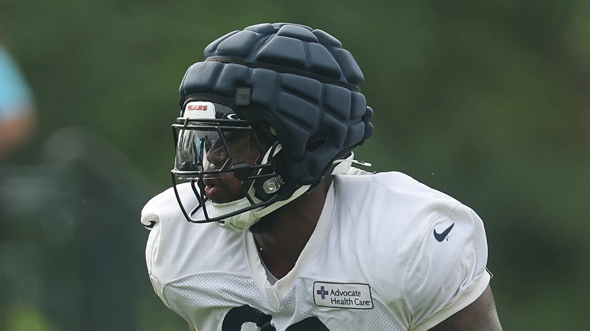 Zacch Pickens practicing with the Bears