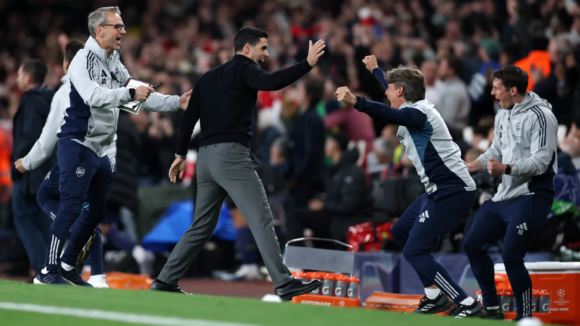 Mikel Arteta celebrates Arsenal’s first goal vs Atletico Madrid. (Getty Images)