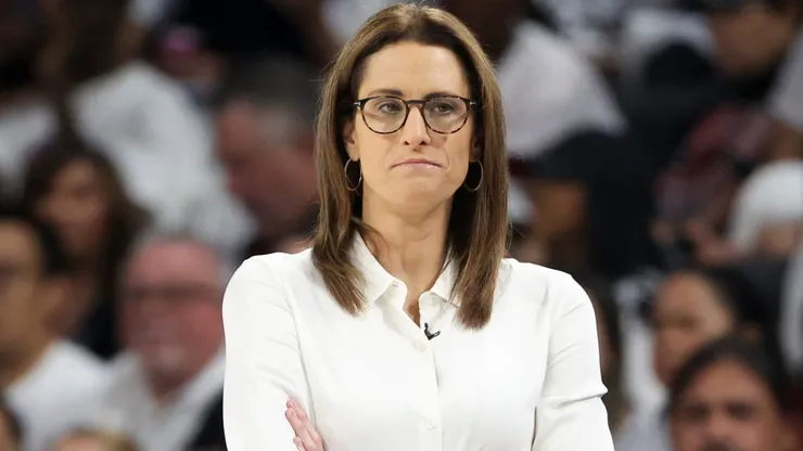 Head coach Stephanie White of the Indiana Fever.