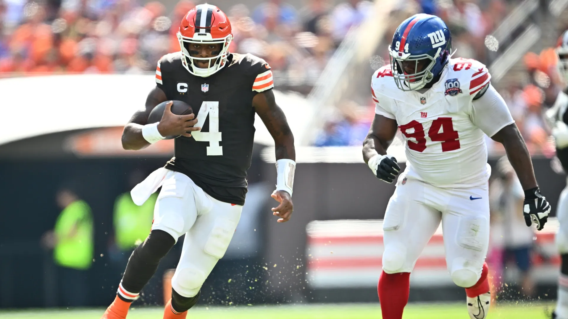 Elijah Chatman in pursuit of Deshaun Watson