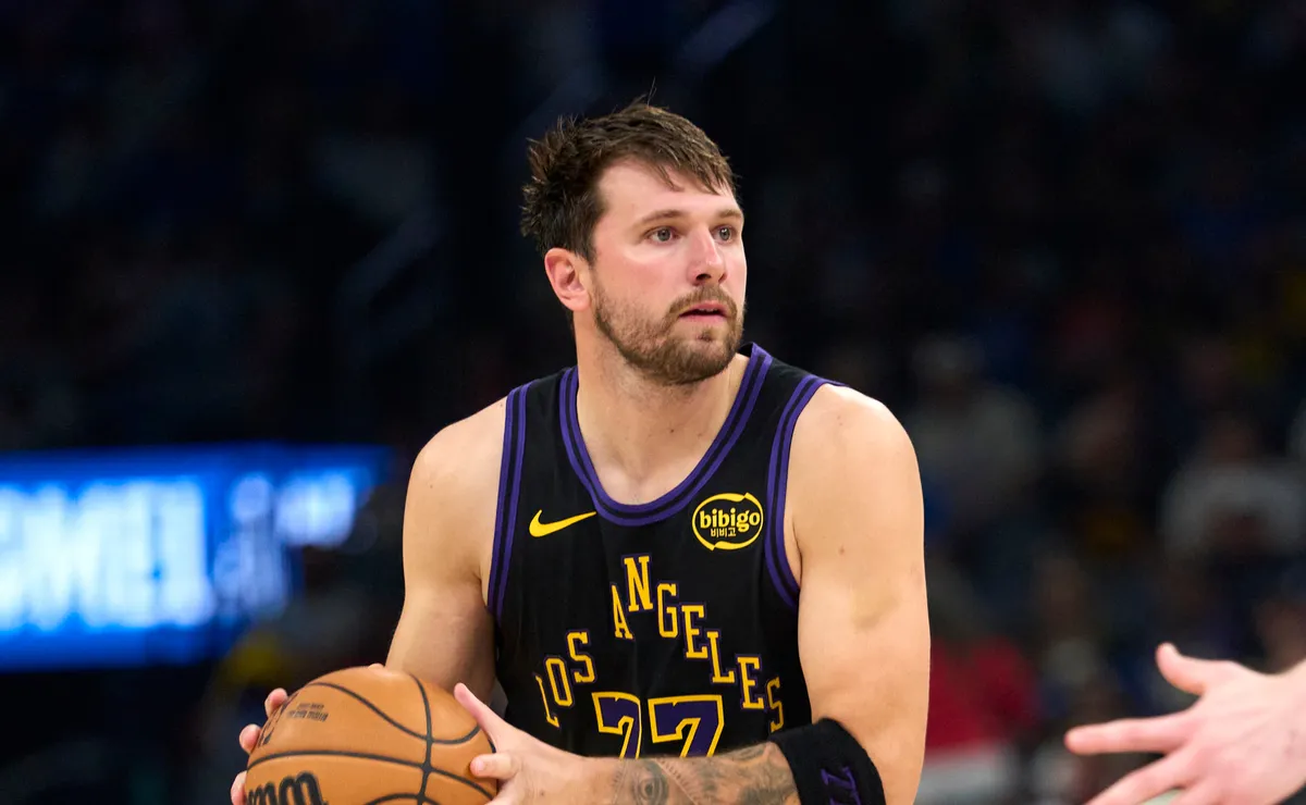 Lakers’ Luka Doncic supports Austin Reaves after his tough return ...