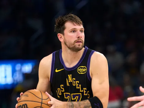 Doncic supports Austin Reaves after his tough return