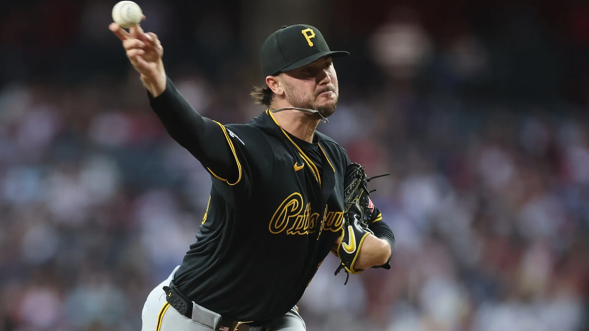 SPaul Skenes #30 of the Pirates pitches vs the Diamondbacks. Christian Petersen/Getty Images