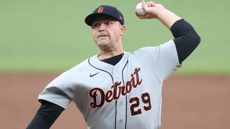 Tarik Skubal #29 of the Tigers pitches in the first inning against the Braves.