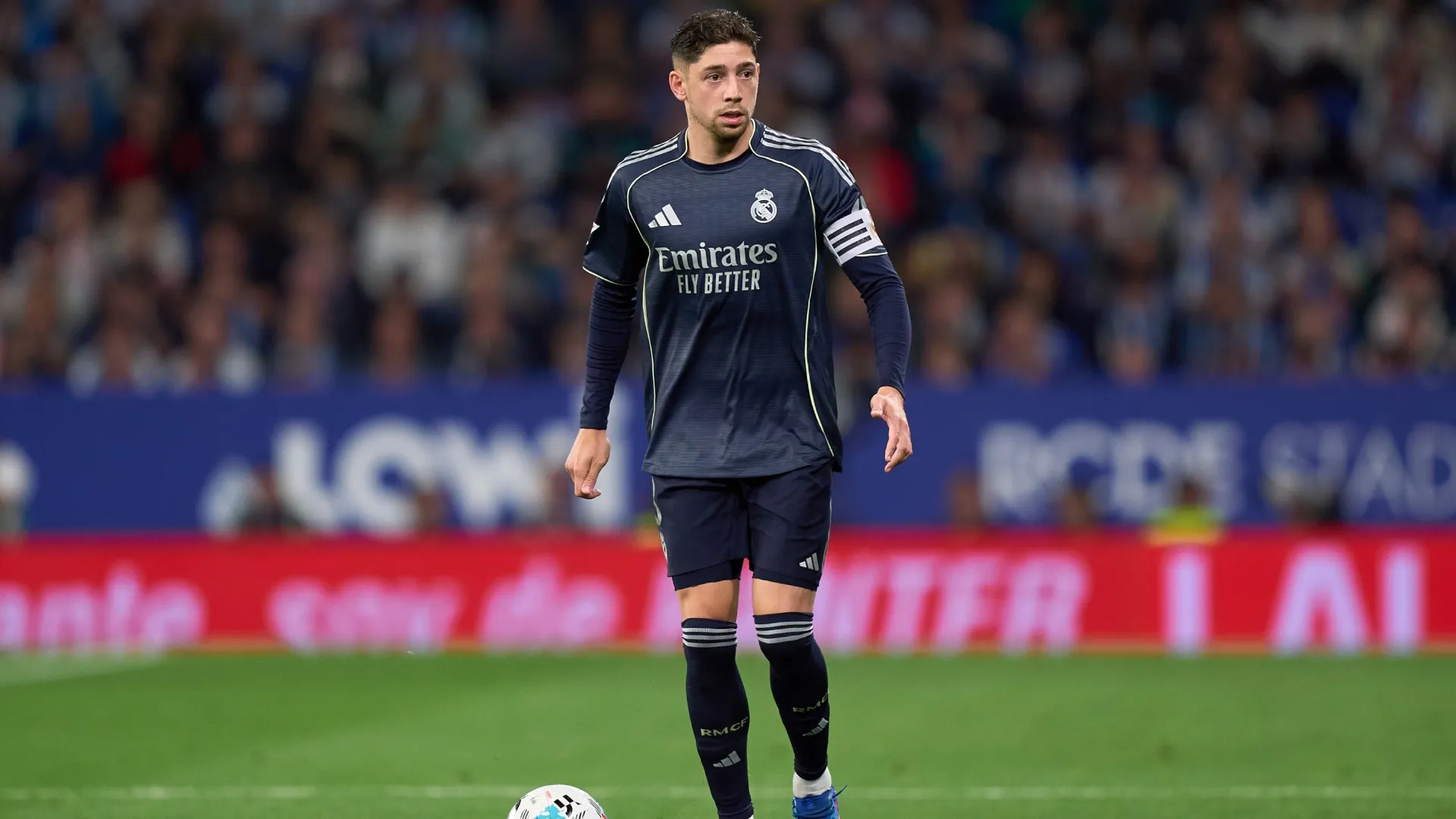 Fede Valverde of Real Madrid with the ball during the LaLiga EA Sports match (Source: Pedro Salado/Getty Images)