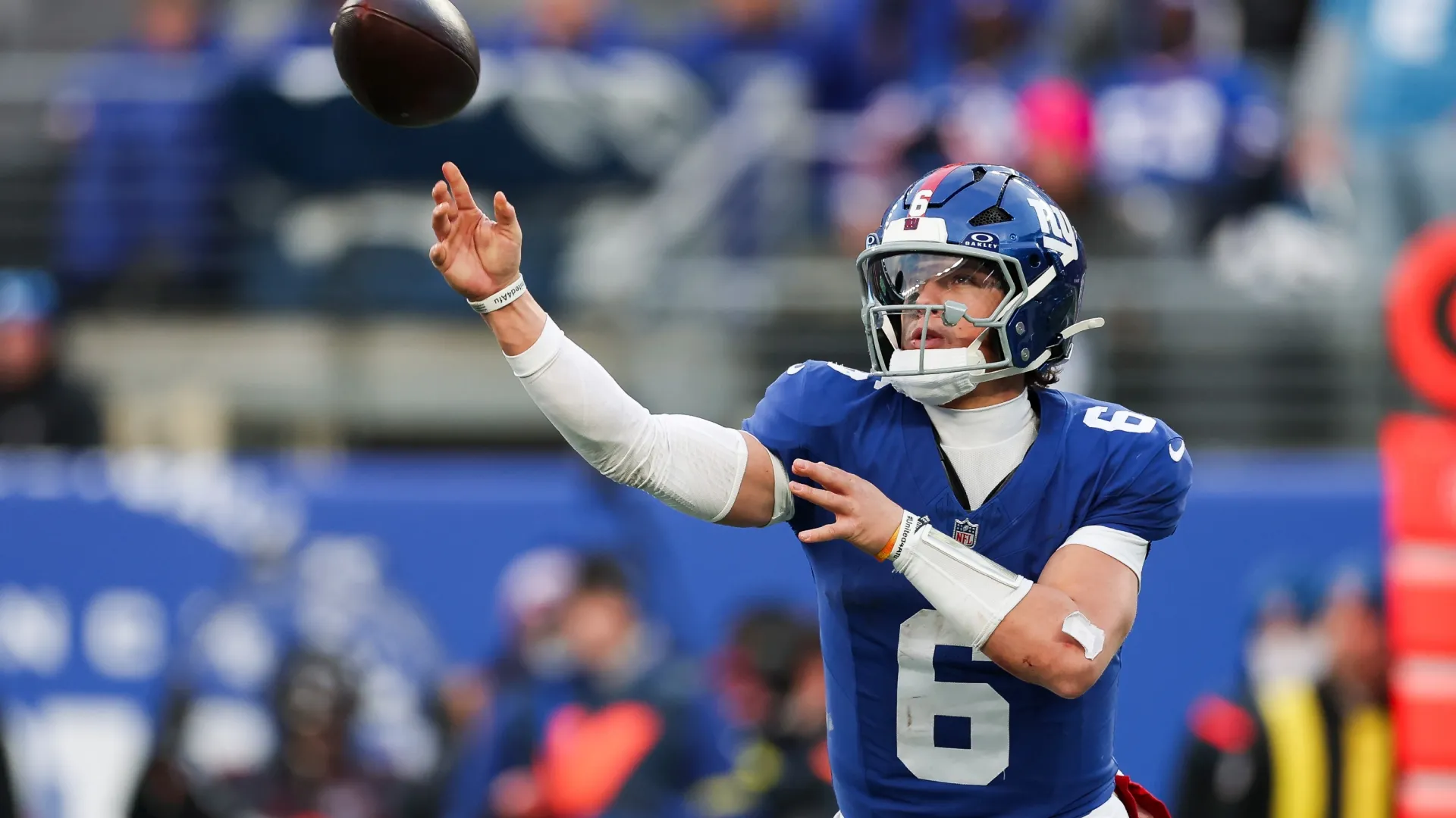 Jaxson Dart #6 of the New York Giants