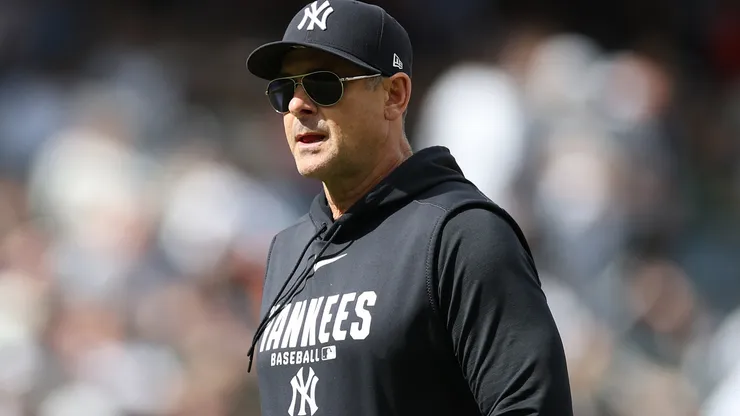 Aaron Boone #17 of the New York Yankees heads to the dugout.