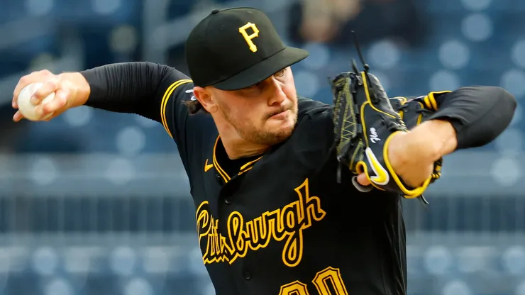 Paul Skenes #30 of the Pirates pitches in the first inning vs Rockies.