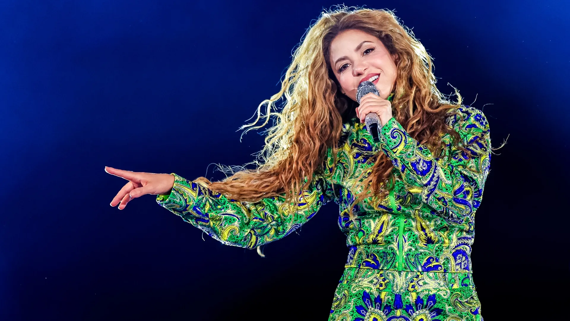 Shakira performs on stage during a massive free show at Copacabana beach (Source: Buda Mendes/Getty Images)