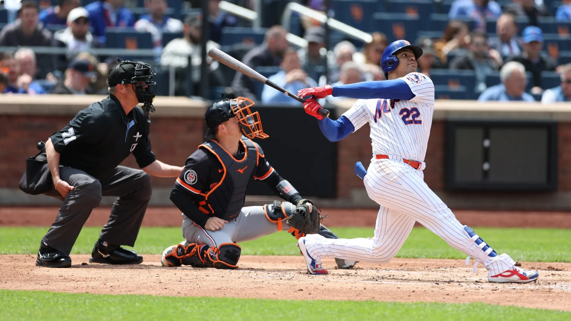 Juan Soto #22 of the Mets bats against the Tigers. Al Bello/Getty Images