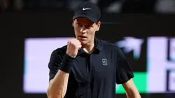 Jannik Sinner celebrates a point vs Daniil Medvedev.