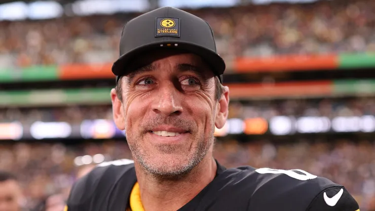 Aaron Rodgers quarterback of the Steelers
