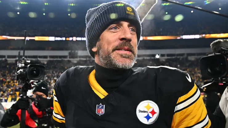 Aaron Rodgers #8 of the Pittsburgh Steelers