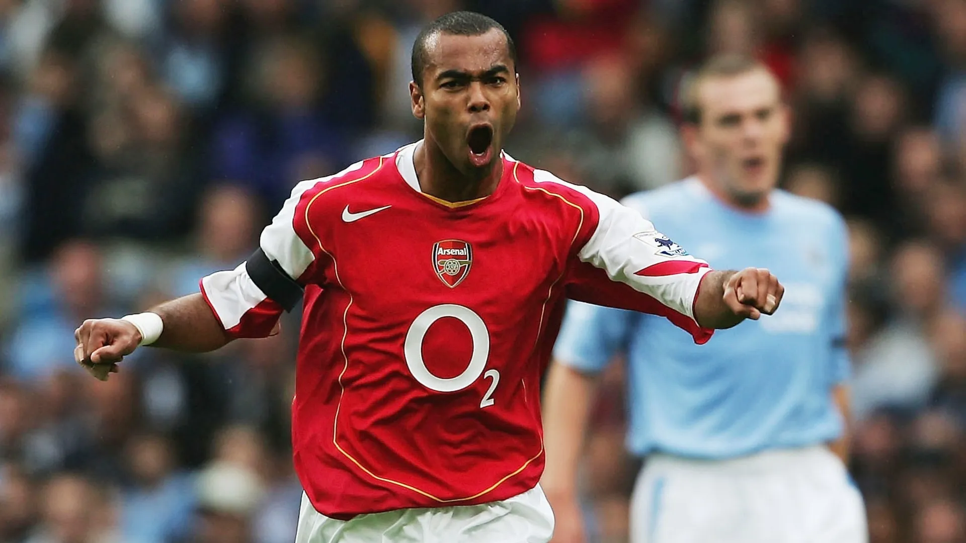 Ashley Cole of Arsenal during the Barclays Premiership match in 2004 (Source: Shaun Botterill/Getty Images)