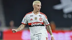 Guillermo Varela of Flamengo