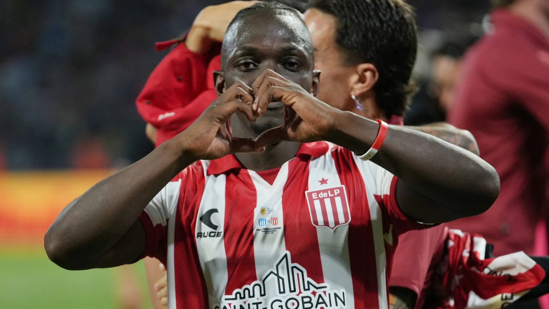 Edwuin Cetre of Estudiantes La Plata – Joaquín Camiletti/Getty Images