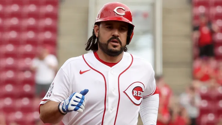 Eugenio Suarez #28 of the Reds runs the bases.