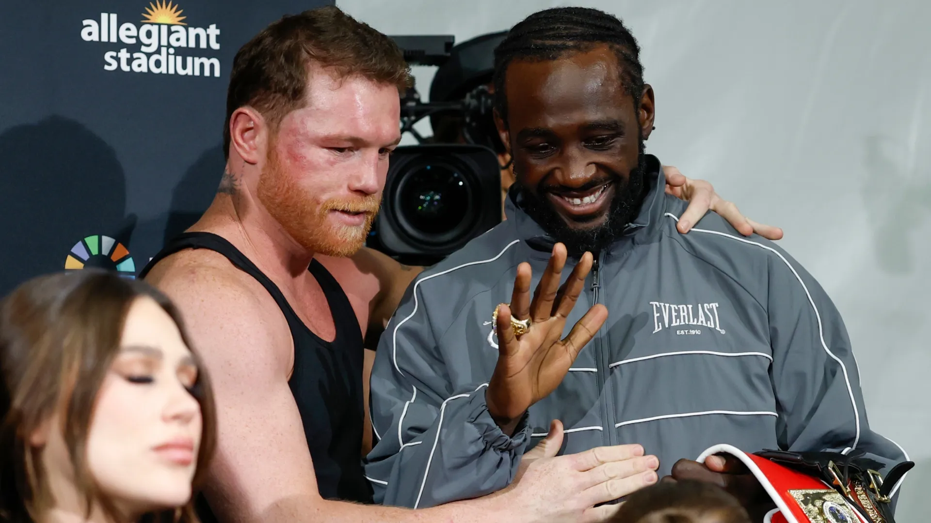 Canelo Alvarez and Terence Crawford talk at a press conference. Harry How/Getty Images