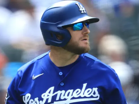 Dodgers' Muncy shares wrist injury update after Brewers game exit