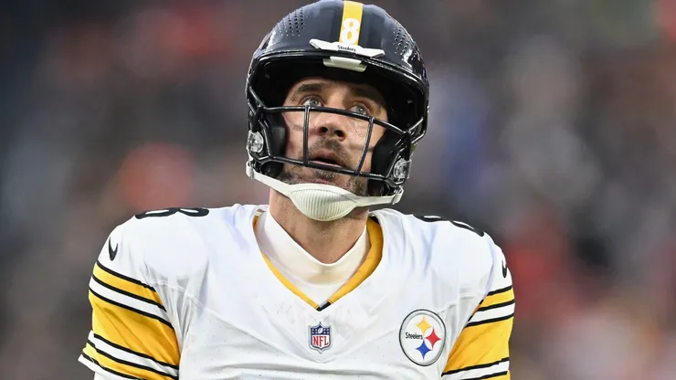 Aaron Rodgers #8 of the Pittsburgh Steelers.