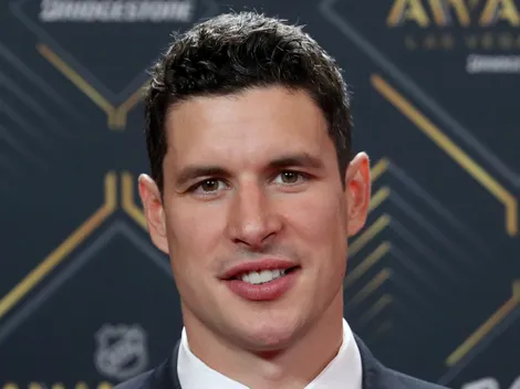 Malkin re-signs with Penguins, joins Sidney Crosby in last year under contract