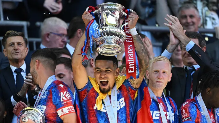 Daniel Munoz of Crystal Palace celebrates with the FA Cup trophy after his team's victory