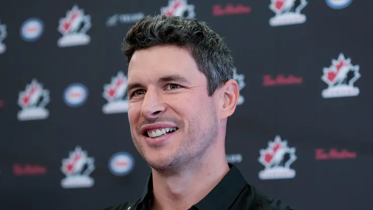 Sidney Crosby and Canada advance in the IIHF World Championship.