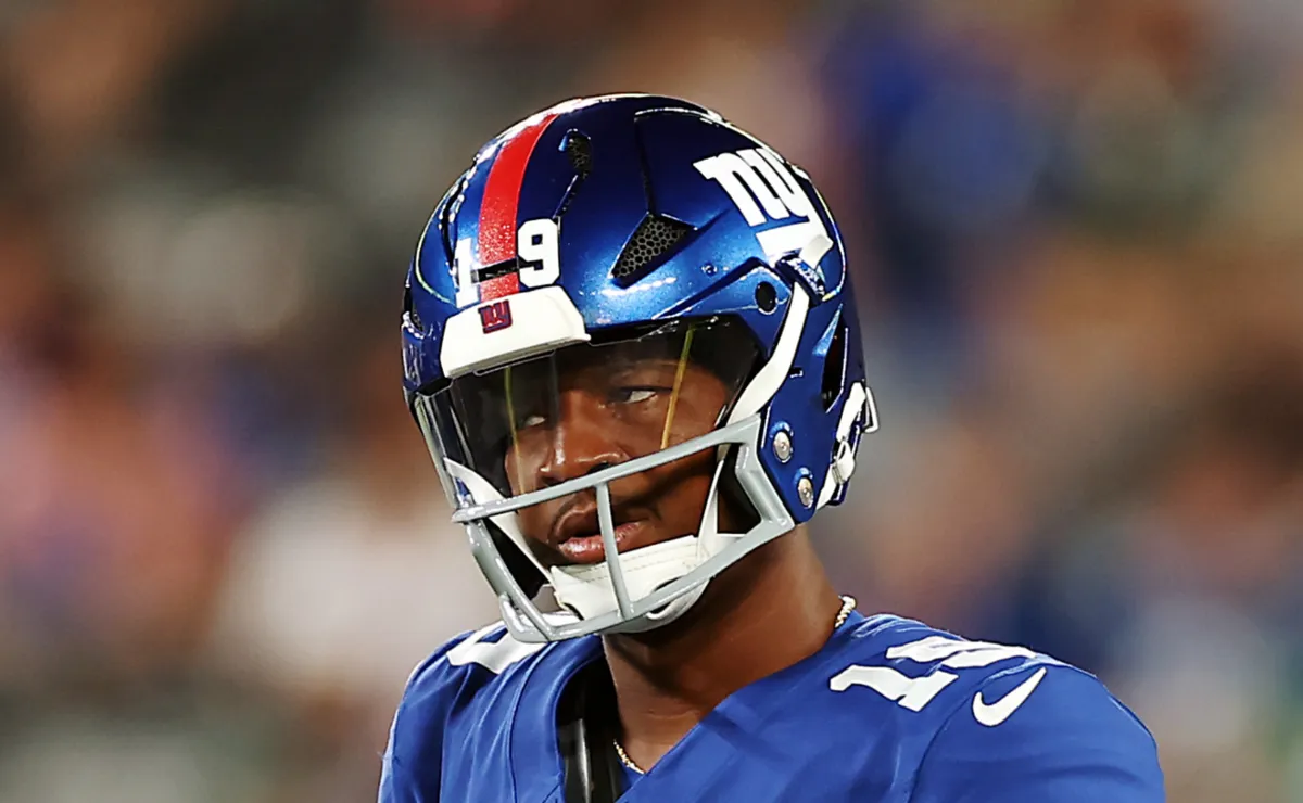 NY Giants QB Jameis Winston acts as peacemaker following Jaxson Dart's ...