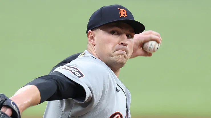 Tarik Skubal #29 of the Detroit Tigers pitches.