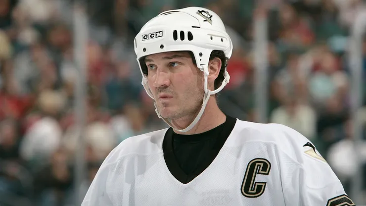 Mario Lemieux #66 of the Penguins skates against the Panthers during the NHL game in 2005